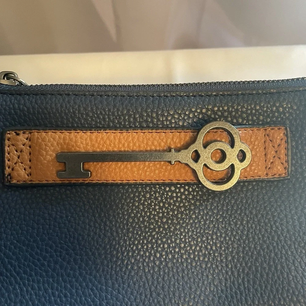 Belyn Key Navy Blue Brown Keystone Clutch Pouch Wristlet Wallet Pebbled Leather